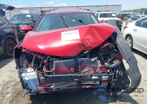 2016 Toyota Rav4 Xle z USA, uszkodzony, nr VIN 2T3RFREV9GW452923